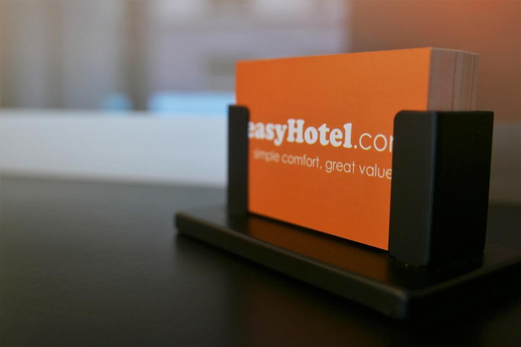 Easyhotel Zuerich City Centre Екстер'єр фото