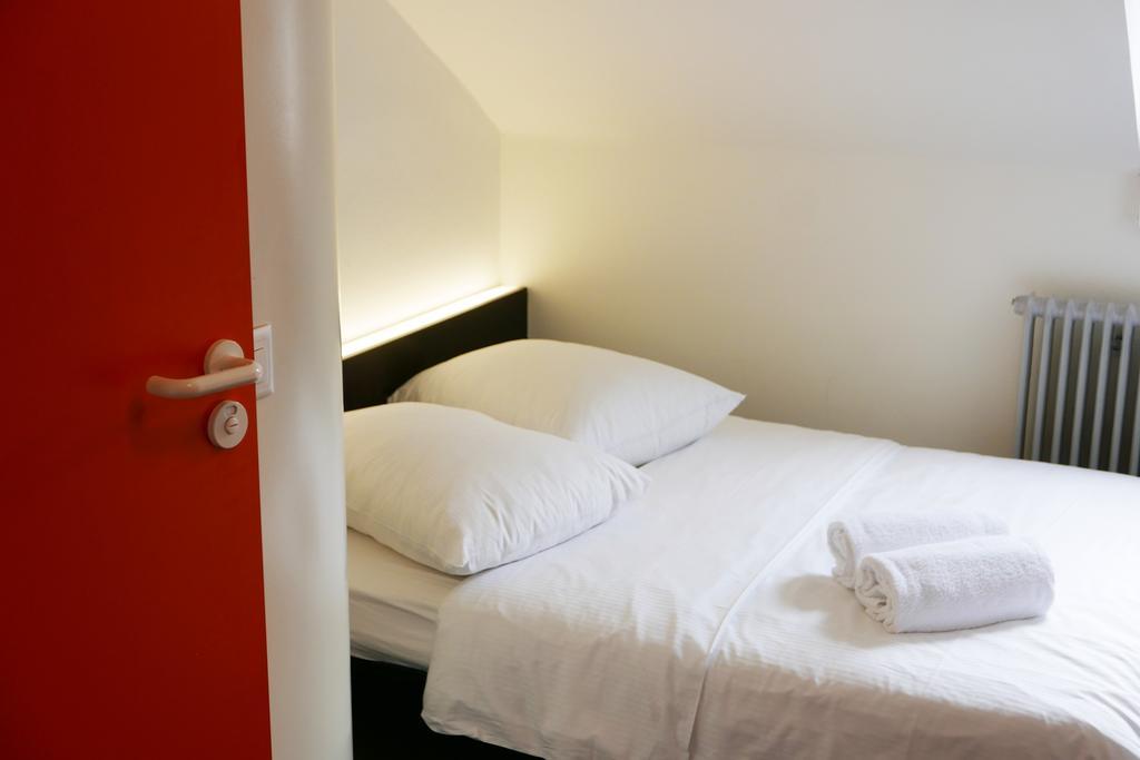 Easyhotel Zuerich City Centre Екстер'єр фото