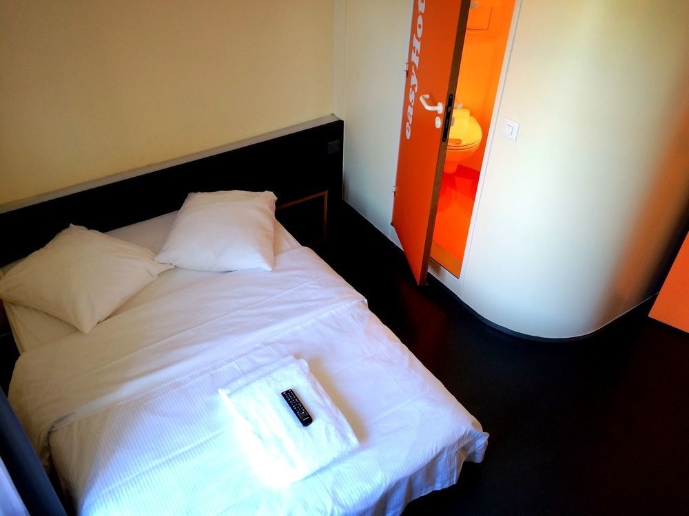 Easyhotel Zuerich City Centre Екстер'єр фото