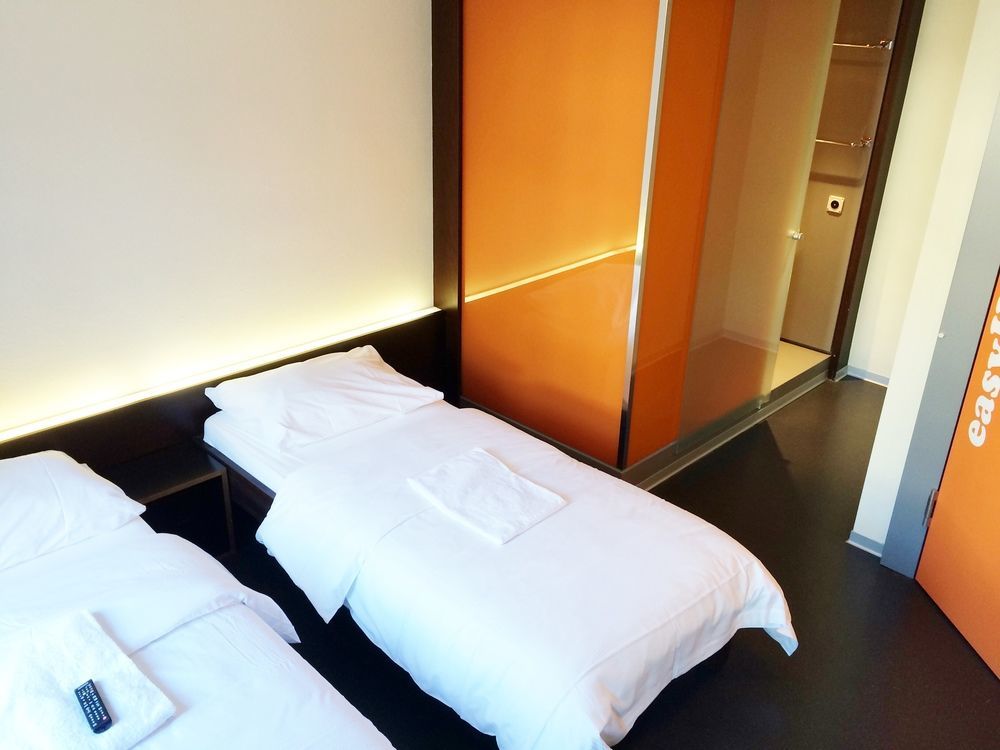 Easyhotel Zuerich City Centre Екстер'єр фото