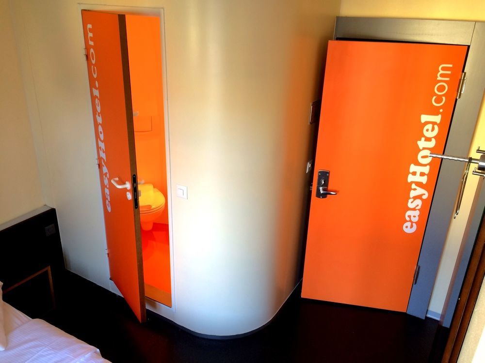 Easyhotel Zuerich City Centre Екстер'єр фото
