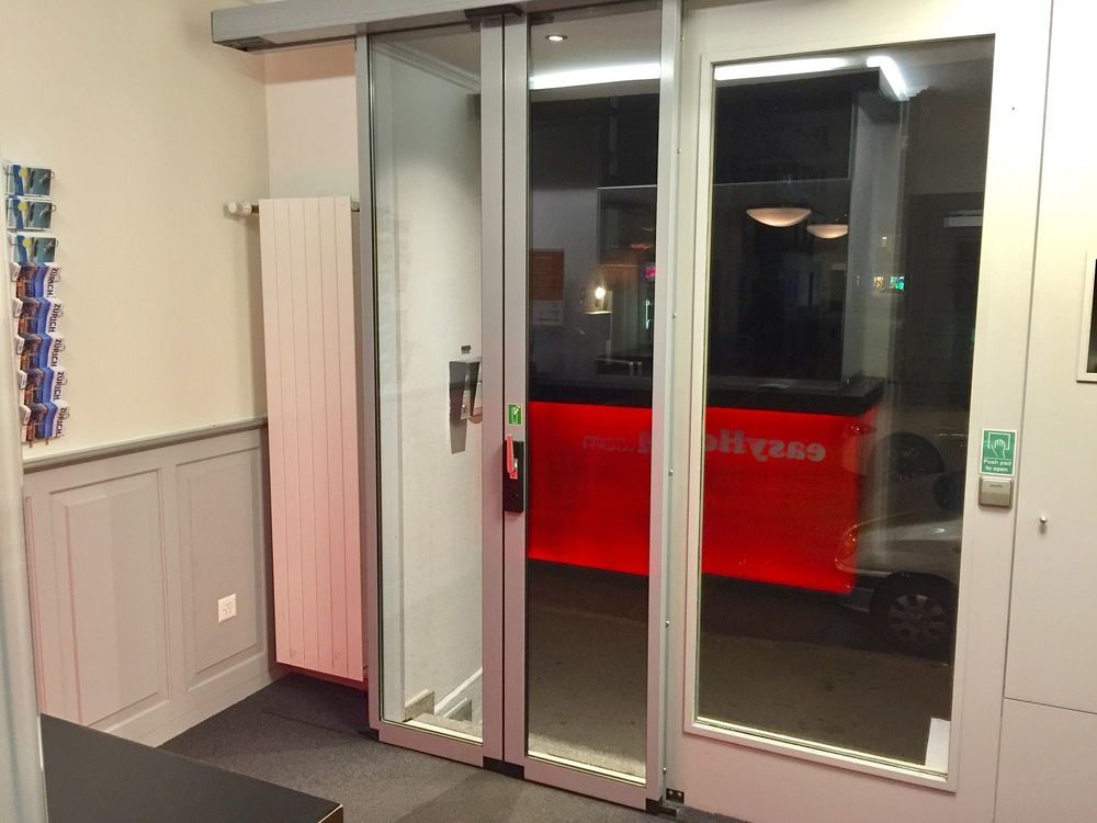 Easyhotel Zuerich City Centre Екстер'єр фото
