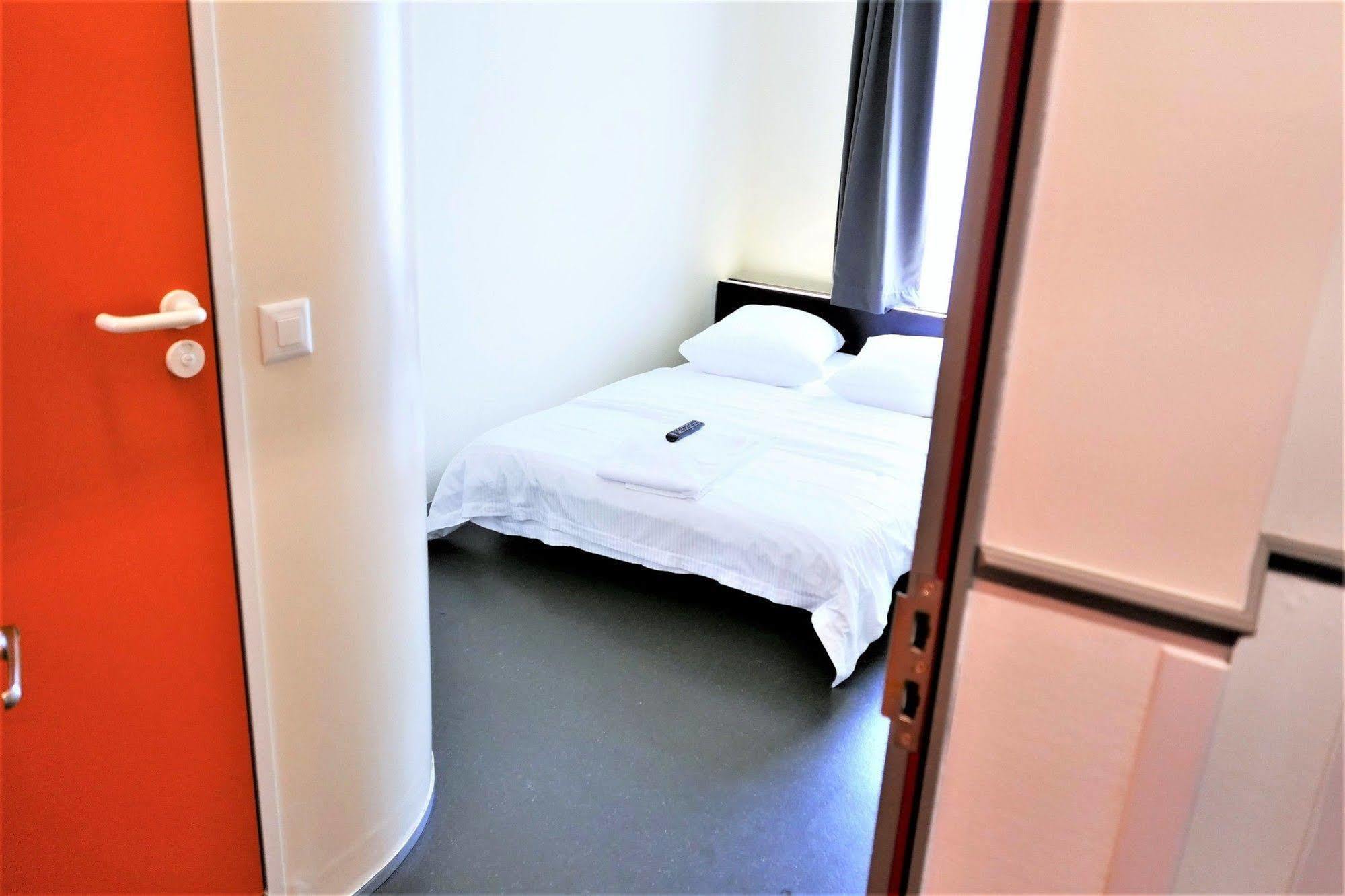 Easyhotel Zuerich City Centre Екстер'єр фото