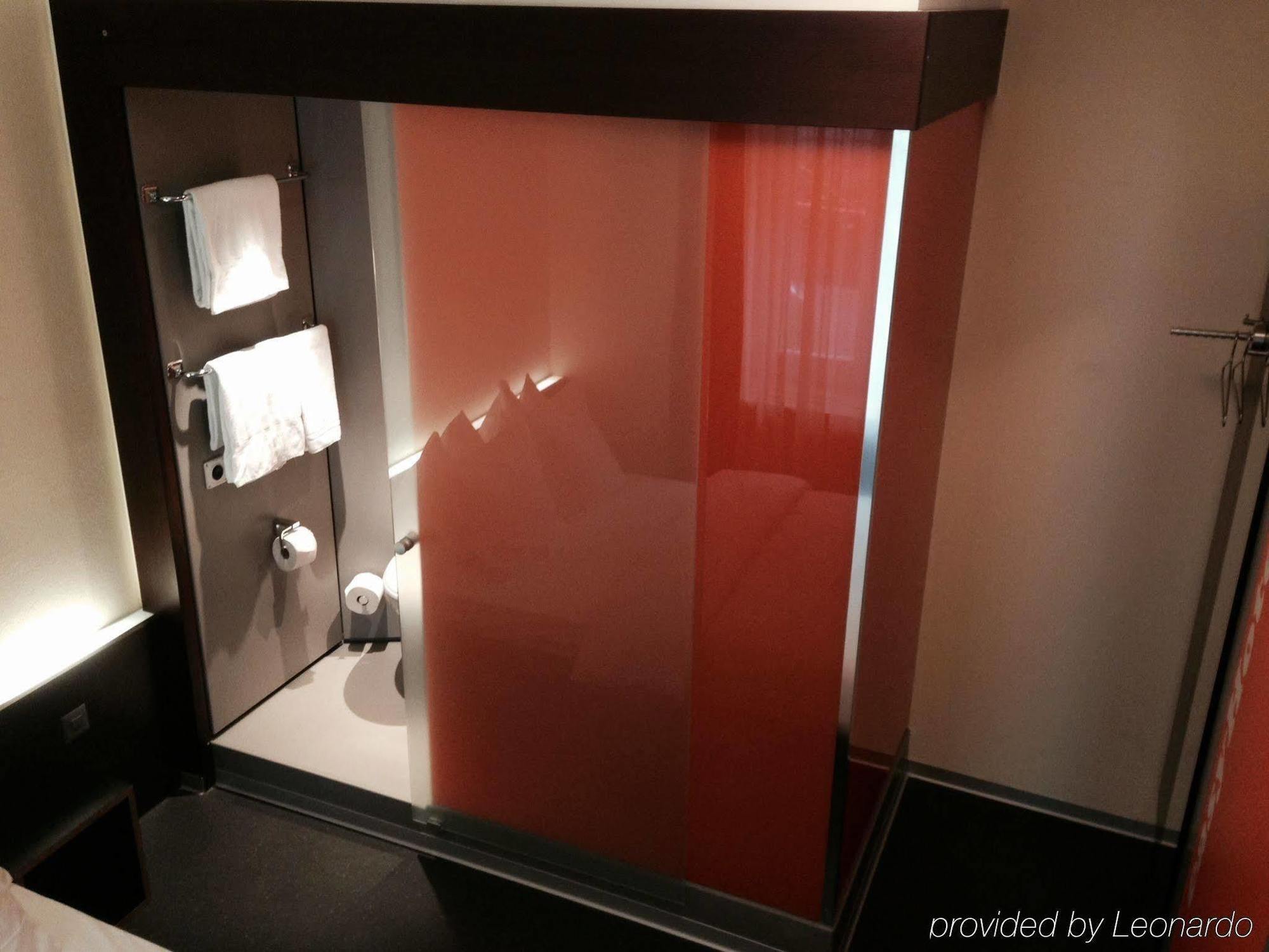 Easyhotel Zuerich City Centre Екстер'єр фото