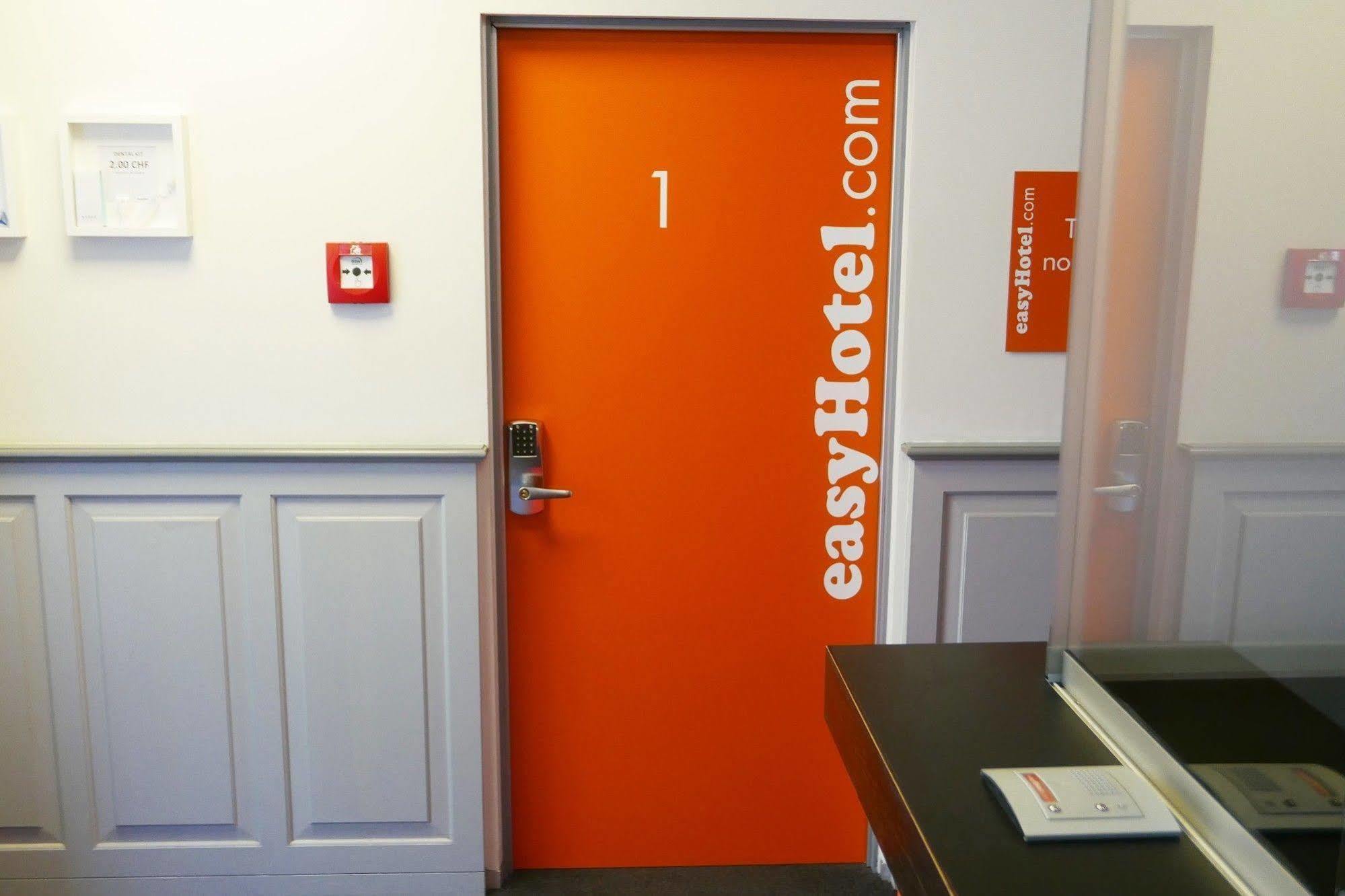 Easyhotel Zuerich City Centre Екстер'єр фото