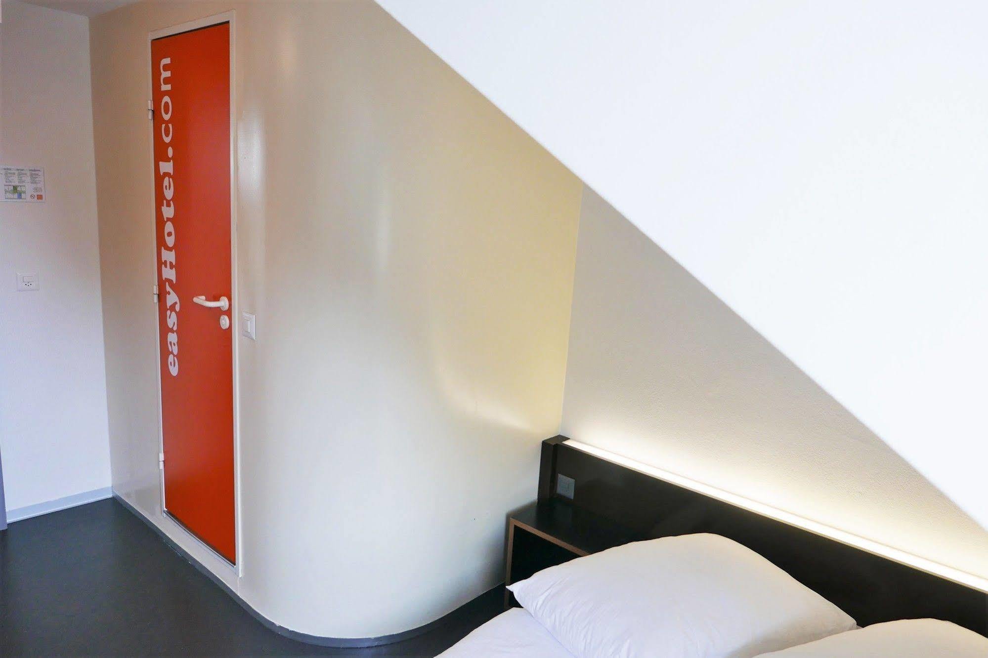 Easyhotel Zuerich City Centre Екстер'єр фото