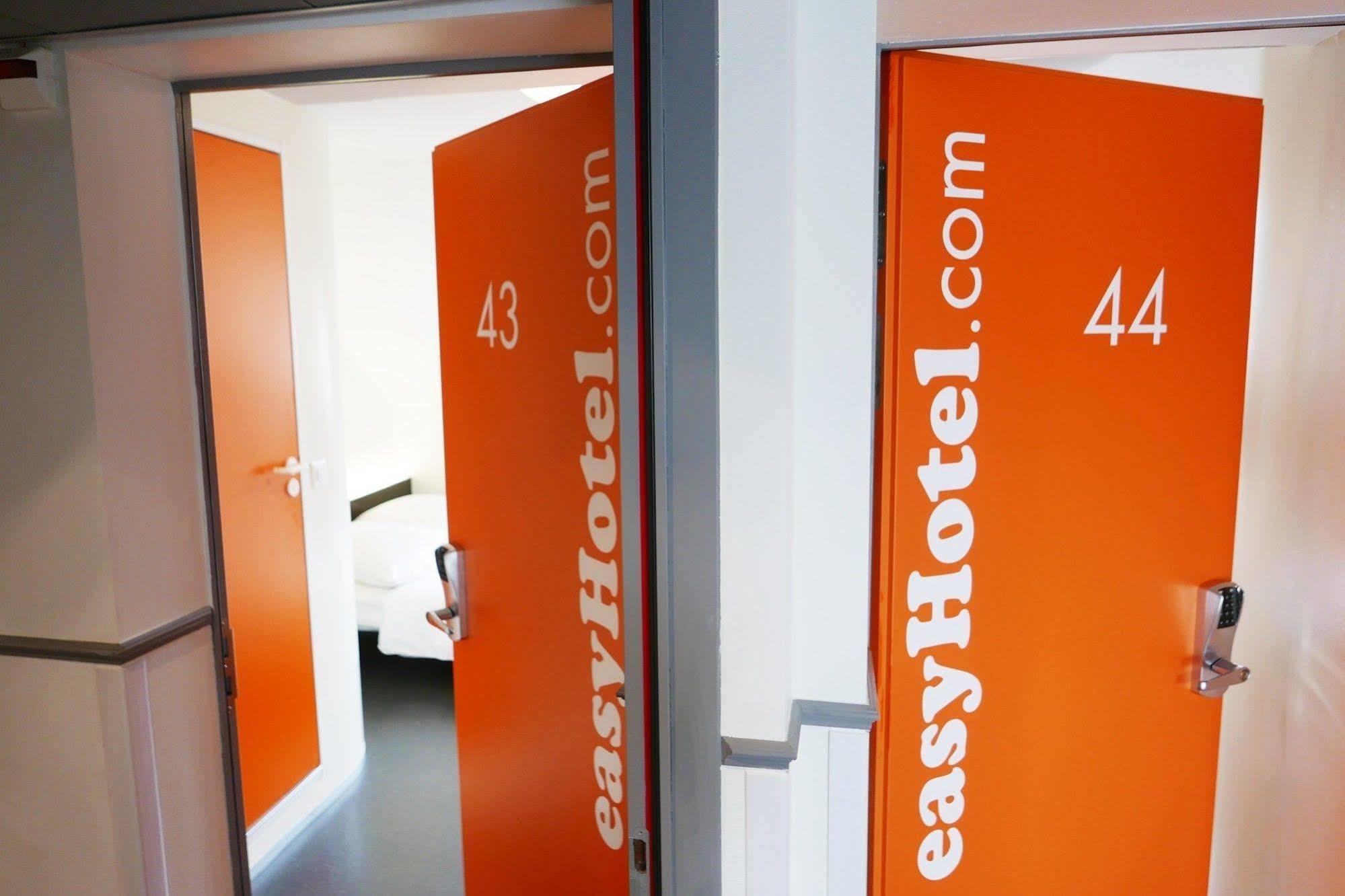 Easyhotel Zuerich City Centre Екстер'єр фото